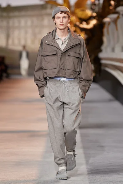 Look 33